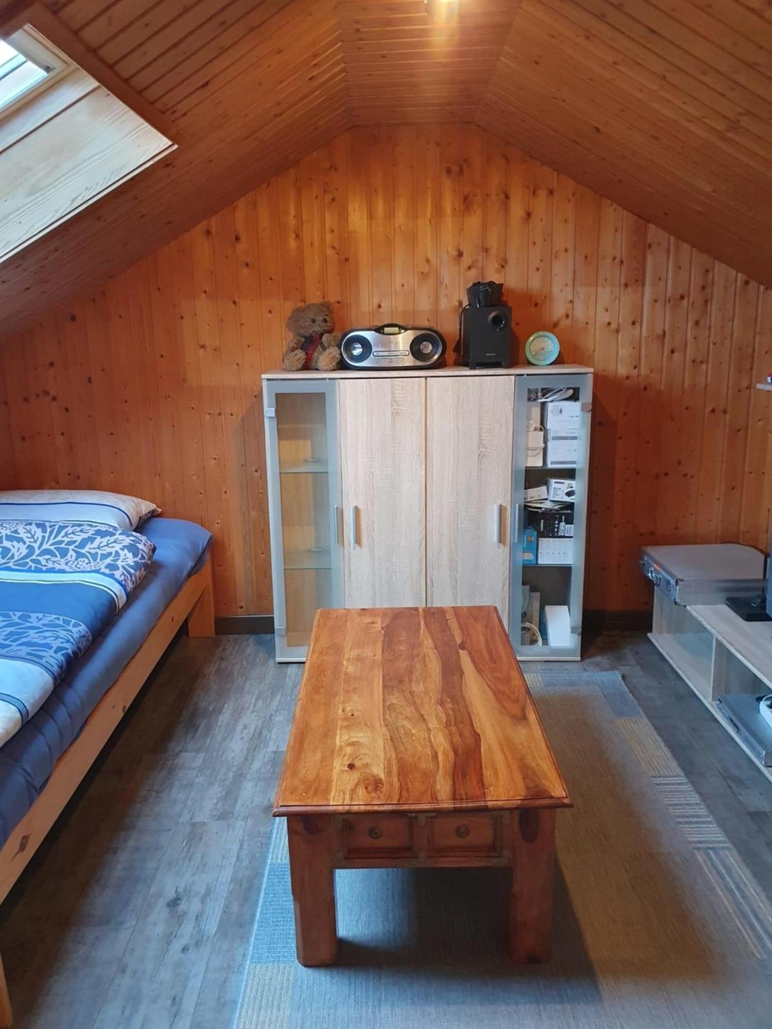 Kimbas Huus Berumbur Exterior foto